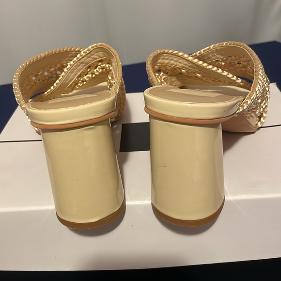 Dolce Vita Vanilla Woven Sandals - Picture 7 of 7